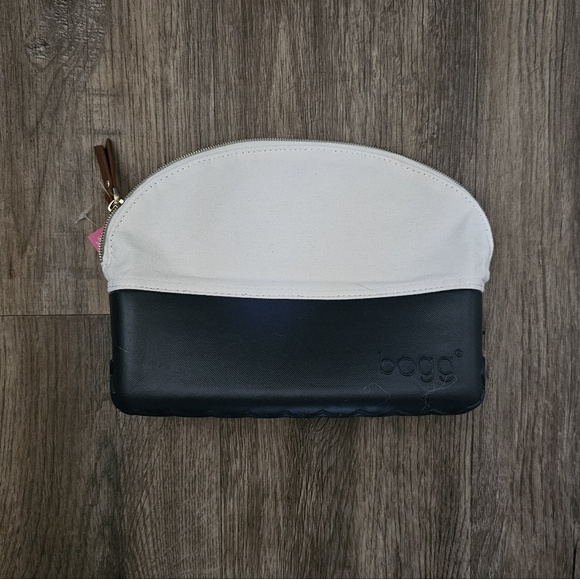 NWT Beauty & the Bogg Make Up Bag - Picture 3 of 7